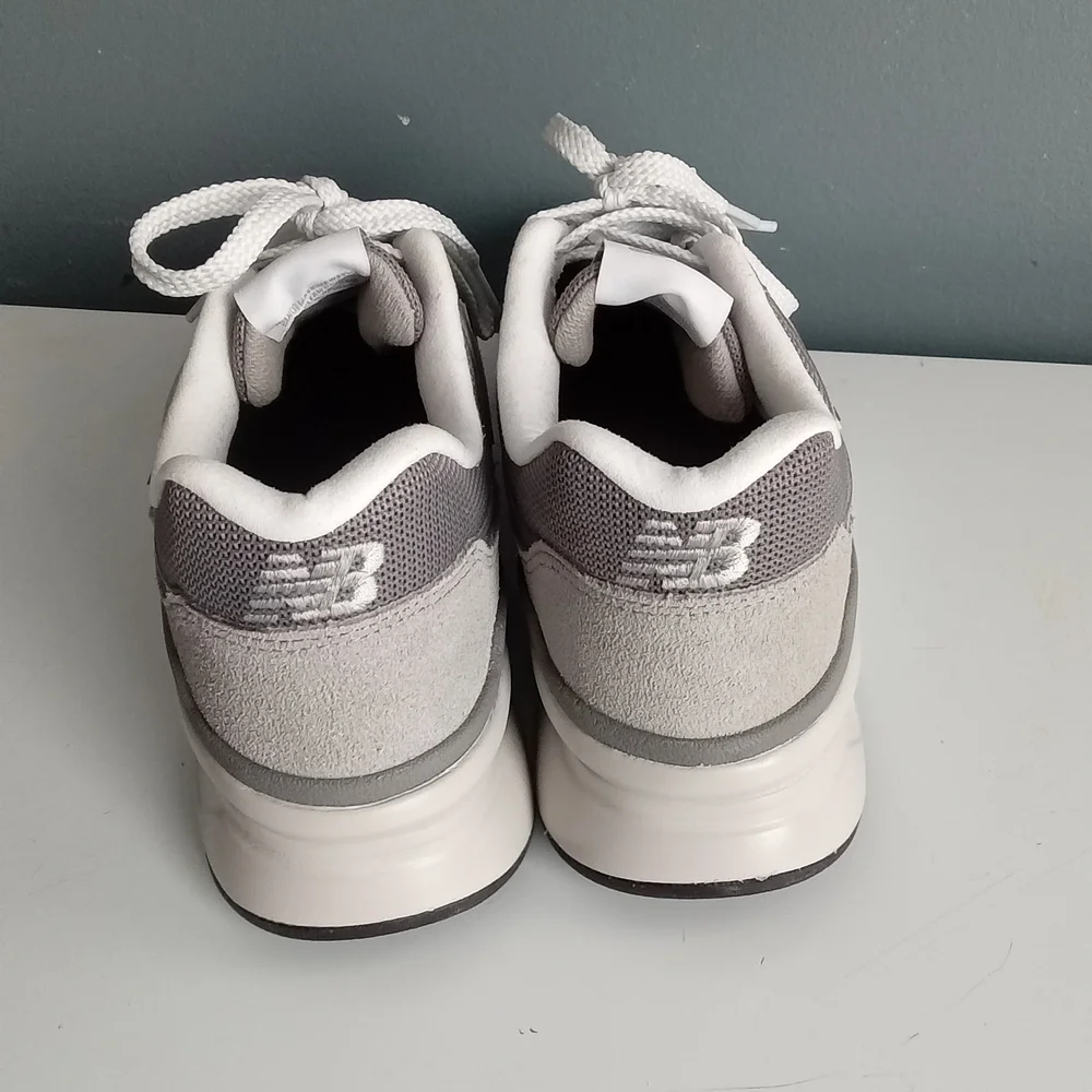 New Balance 997H Grey Suede Mesh Sneakers Casual‎ Athleisure Men's Size 10